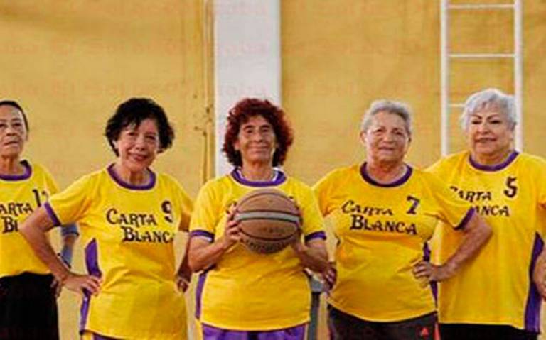 Más de 60 años encestando; equipo de baloncesto femenil Carta Blanca  adultos mayores amigos familiares museo Orizaba - El Sol de Orizaba |  Noticias Locales, Policiacas, sobre México, Veracruz y el Mundo